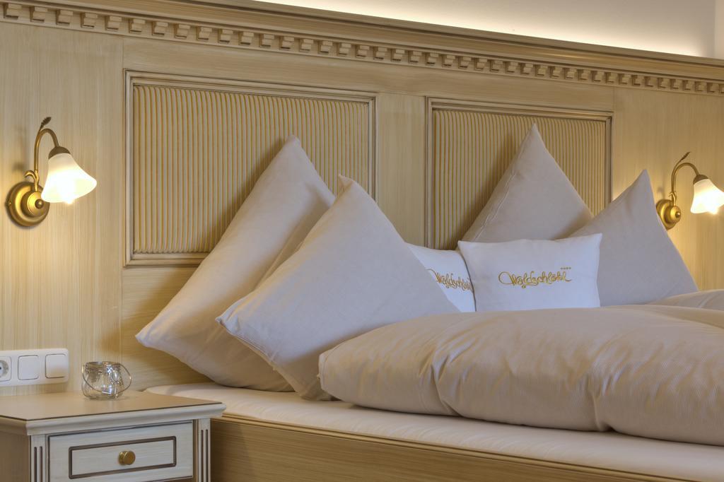 Hotel Waldschlossl นูเคอร์เคน ไบม์ ไฮลิเงน บลูท ภายนอก รูปภาพ