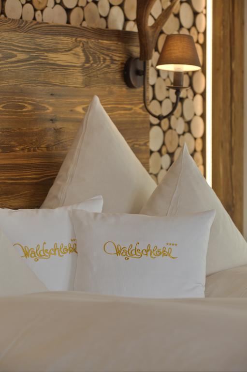 Hotel Waldschlossl นูเคอร์เคน ไบม์ ไฮลิเงน บลูท ภายนอก รูปภาพ