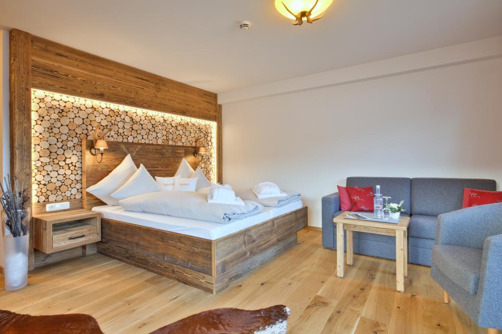 Hotel Waldschlossl นูเคอร์เคน ไบม์ ไฮลิเงน บลูท ภายนอก รูปภาพ