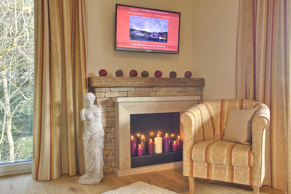 Hotel Waldschlossl นูเคอร์เคน ไบม์ ไฮลิเงน บลูท ภายนอก รูปภาพ